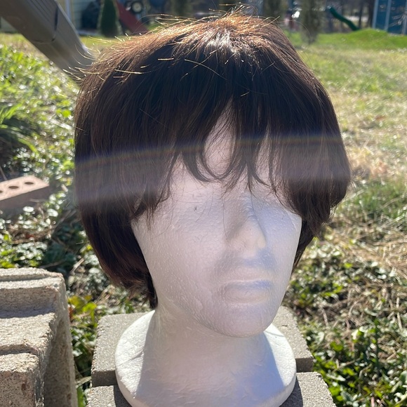 NWT 9/8” short brown wig very subtle golden lights layered shaped waved bangs DP - Picture 9 of 15